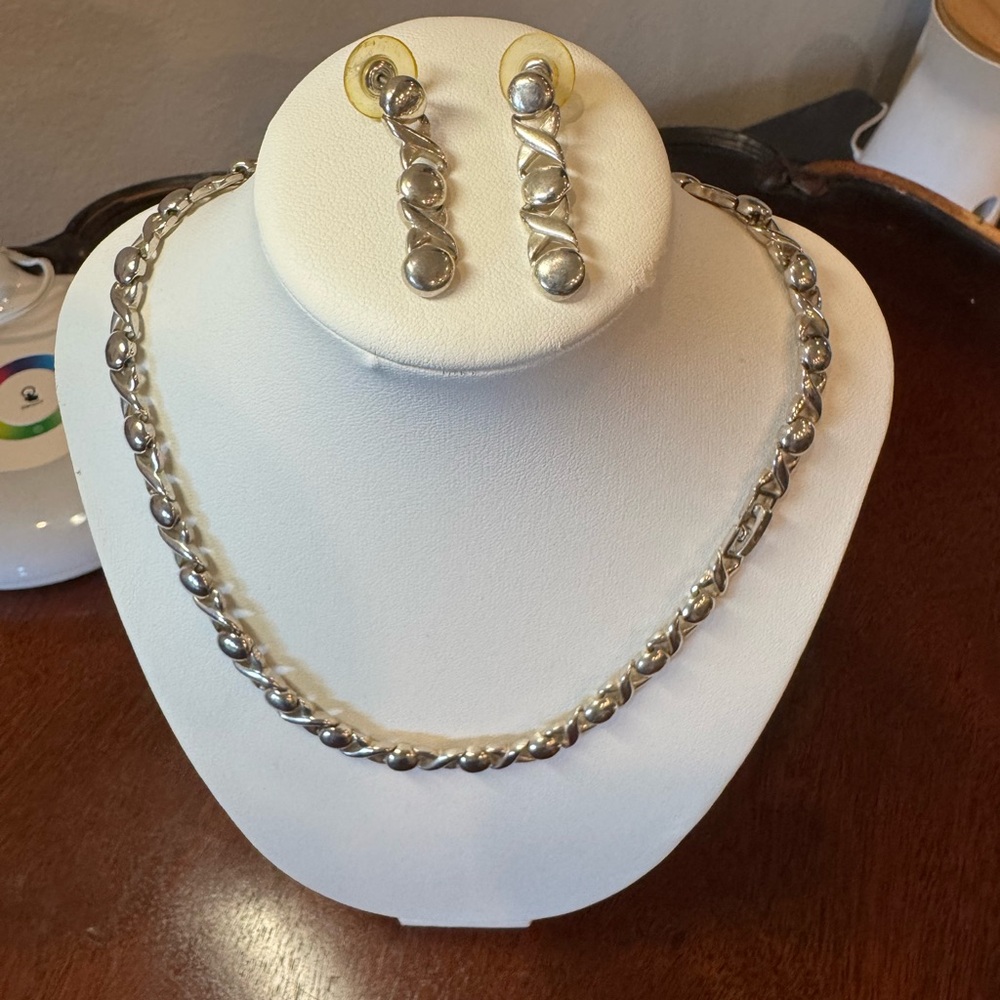 Jewlery set vintage xo hugs and kisses sterling necklace and earrings